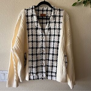 NWT Umgee Cream and Black Oversized Cardigan - Size Small